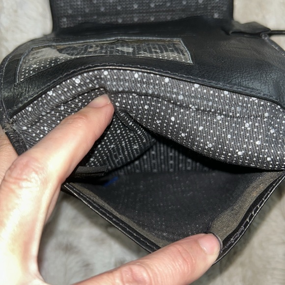 Kenneth Cole Black Leather Crossbody Wallet - Picture 4 of 9